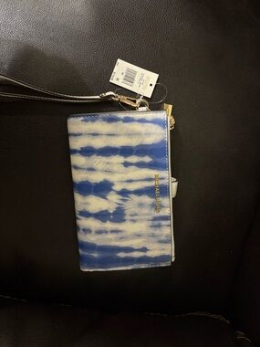 Michael Kors Blue and White Tie-Dye Zip Wristlet
